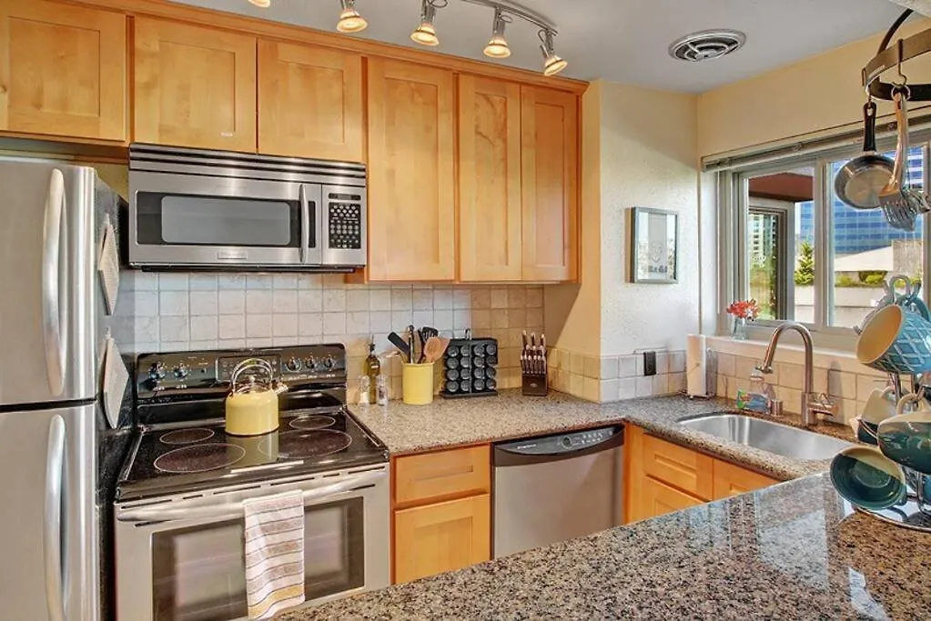 Holiday home Vibrant Downtown, King Bed, Work Desk & Kitchen Villa Seattle