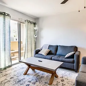 Contemporary In Hub Of Old Town Holiday home Scottsdale